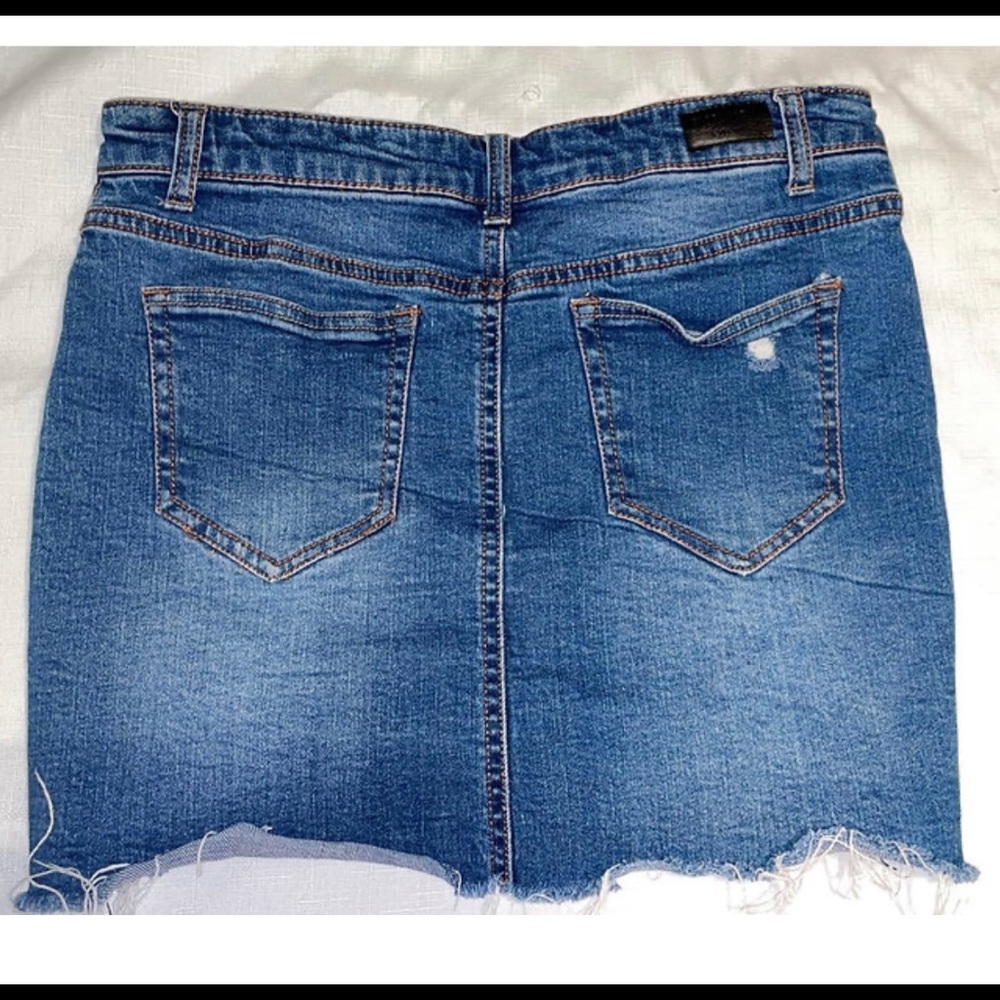 š§”Denim Skirt - Picture 2 of 3